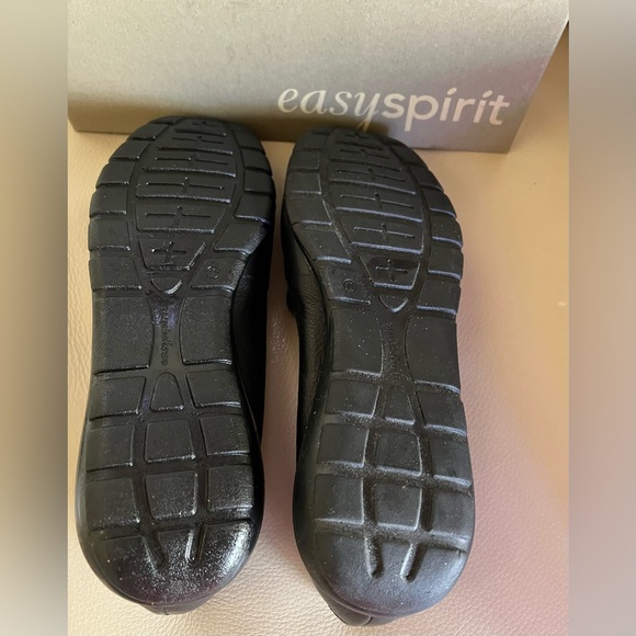 Easy Spirit Black Flats Comfortable Loafers - Picture 2 of 4